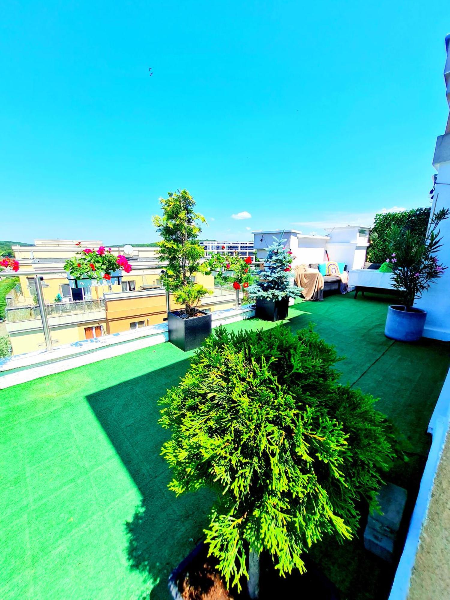 Apartamento Penthouse View Aeroport Iasi Exterior foto