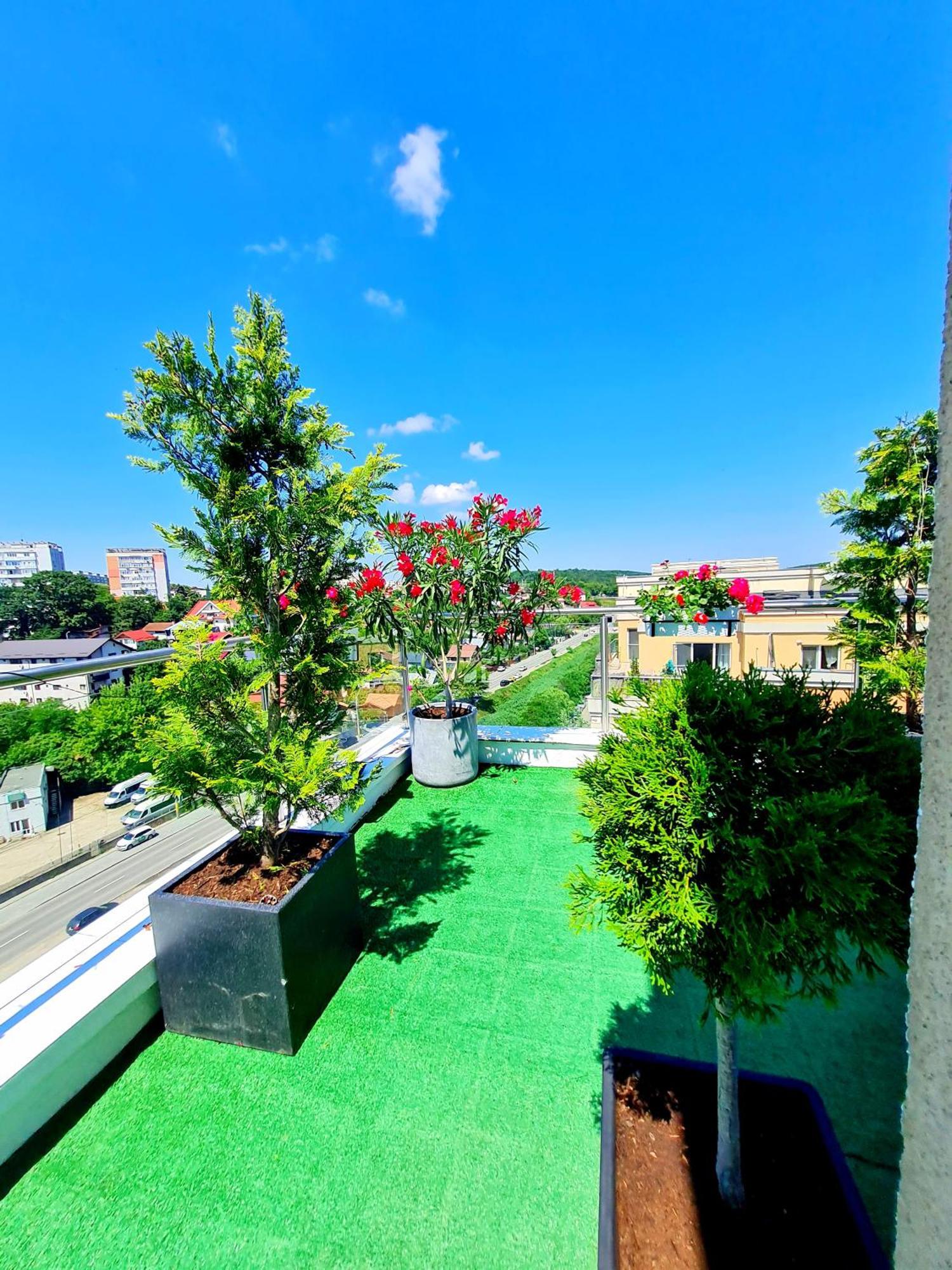 Apartamento Penthouse View Aeroport Iasi Exterior foto